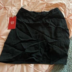 Aritzia mini skirt BRAND NEW